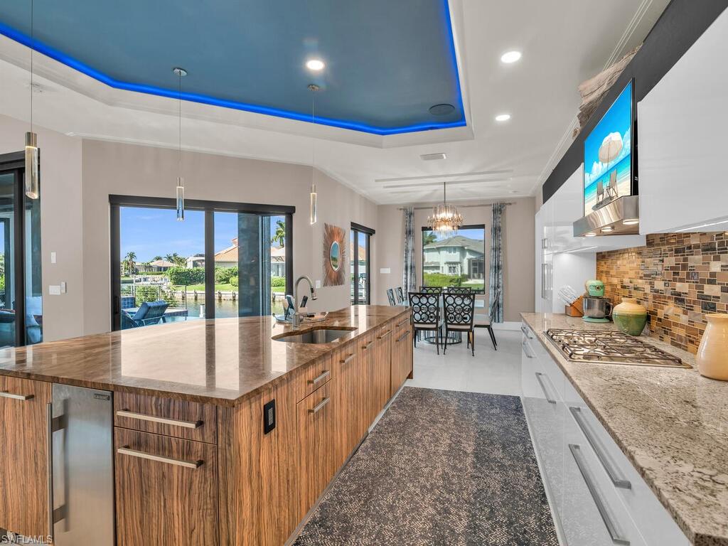 MARCO ISLAND - Residential