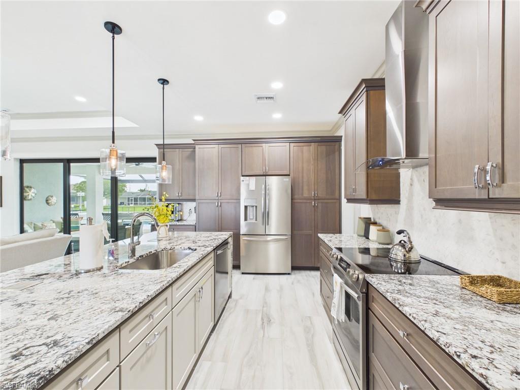 CAPE CORAL - Residential