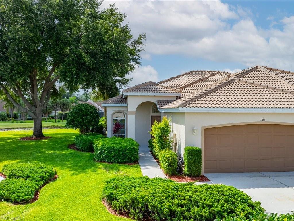 COLONIAL LINKS - Residential