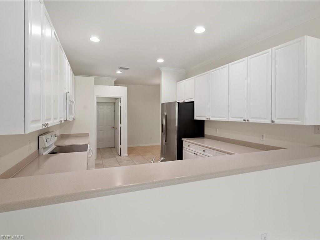 COLONIAL LINKS - Residential