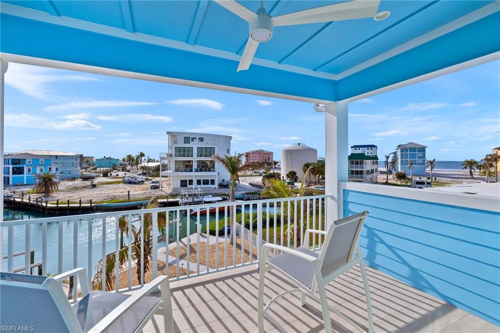 ISLAND SHORES - Residential