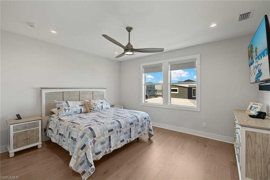 ISLAND SHORES - Residential