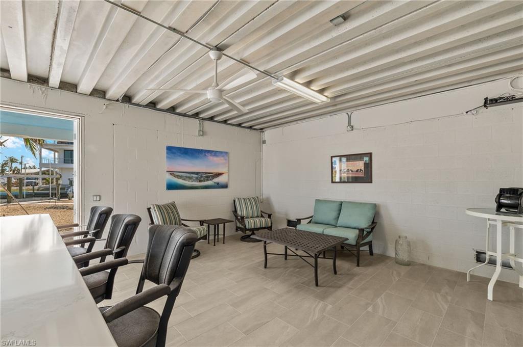 ISLAND SHORES - Residential