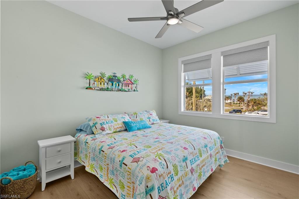 ISLAND SHORES - Residential