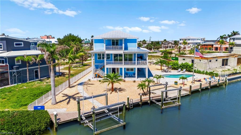 ISLAND SHORES - Residential