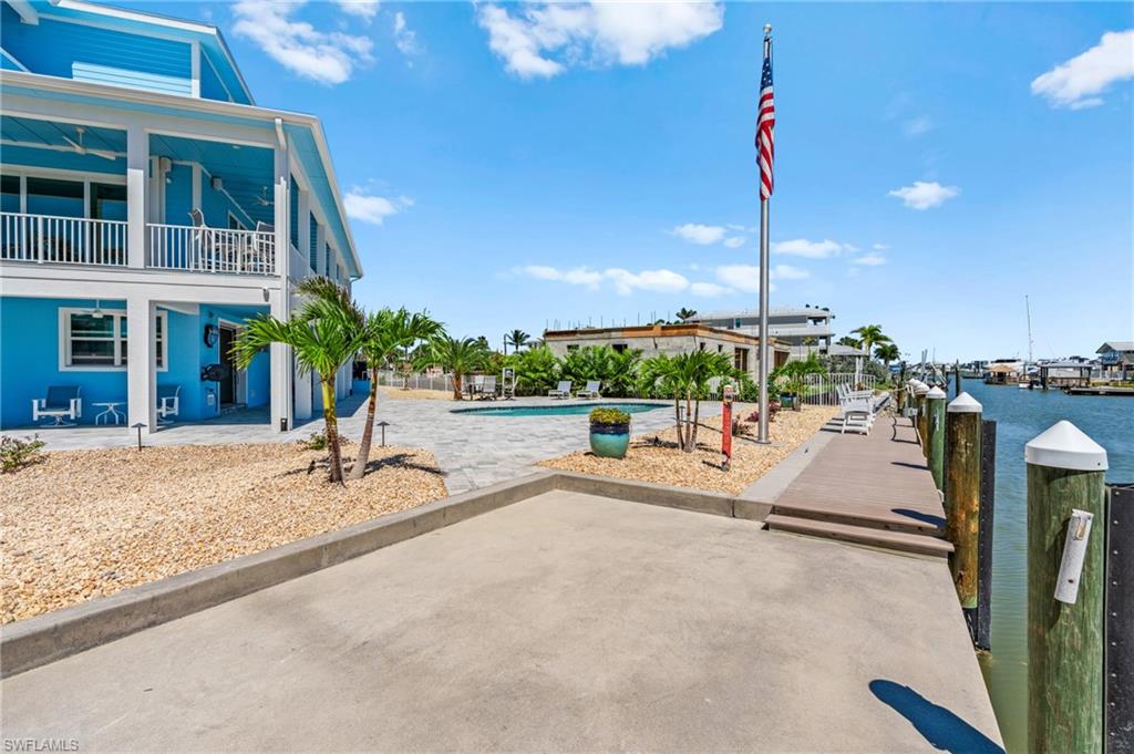 ISLAND SHORES - Residential