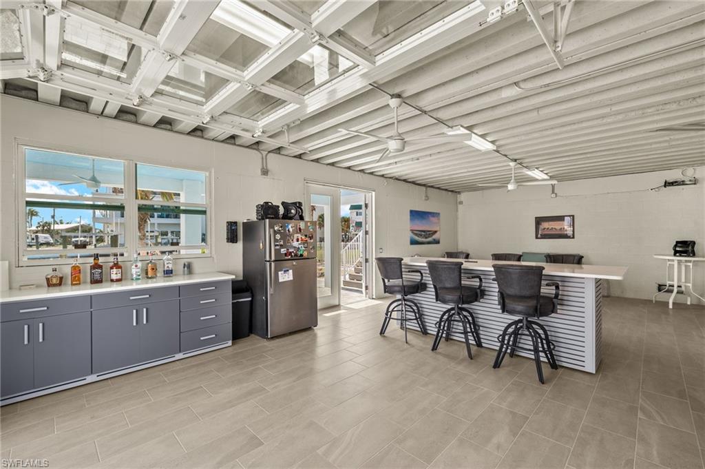 ISLAND SHORES - Residential