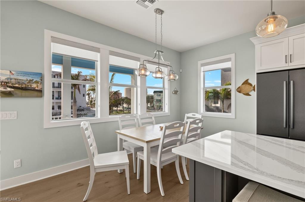 ISLAND SHORES - Residential