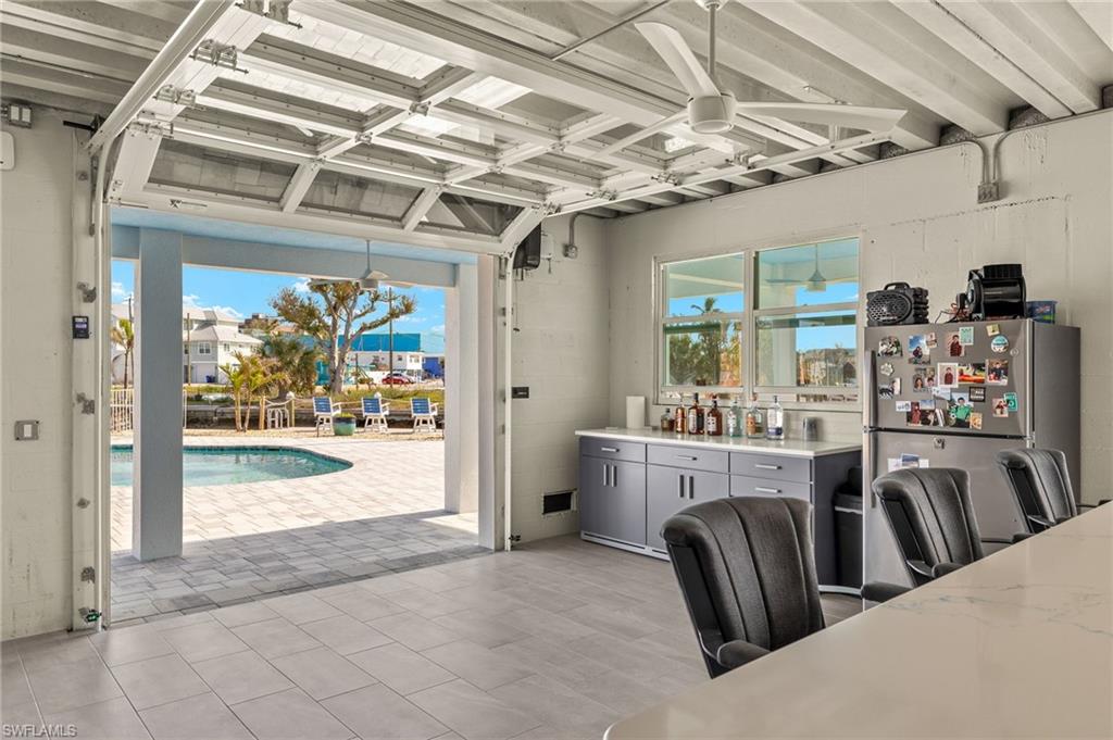 ISLAND SHORES - Residential