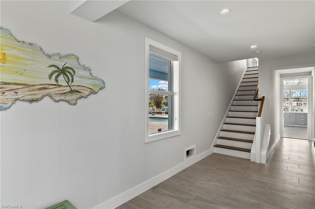 ISLAND SHORES - Residential