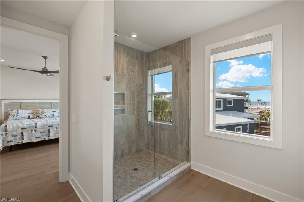 ISLAND SHORES - Residential
