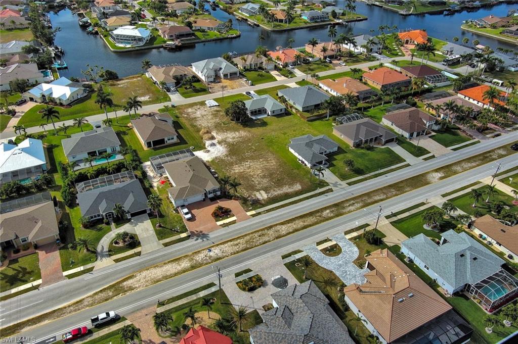 CAPE CORAL - Land