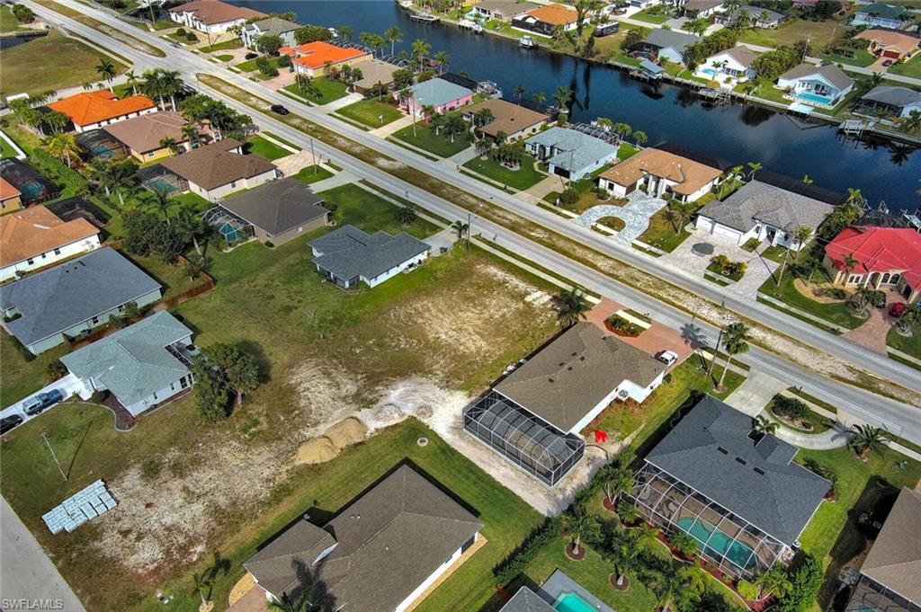 CAPE CORAL - Land