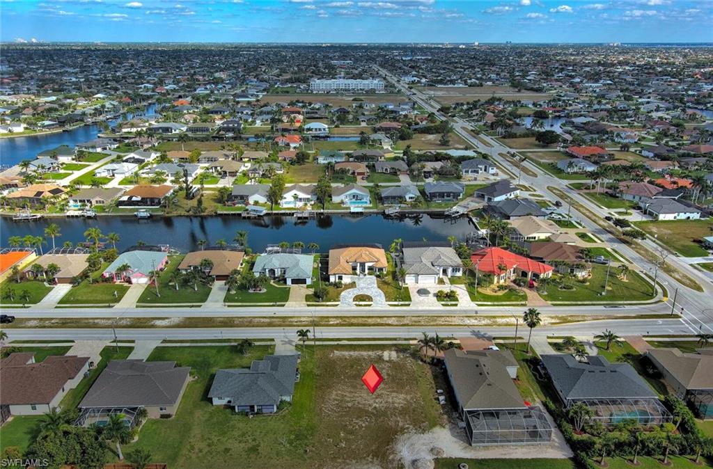 CAPE CORAL - Land