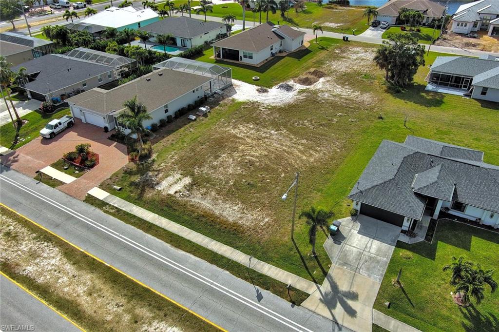 CAPE CORAL - Land