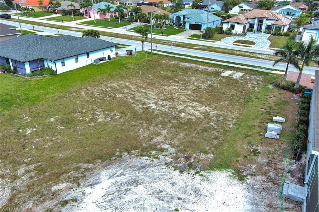 CAPE CORAL - Land
