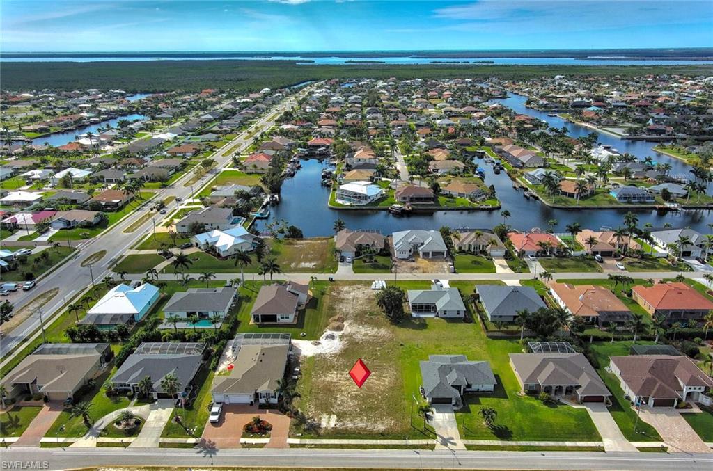 CAPE CORAL - Land