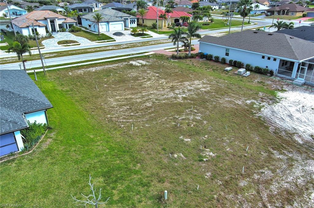CAPE CORAL - Land