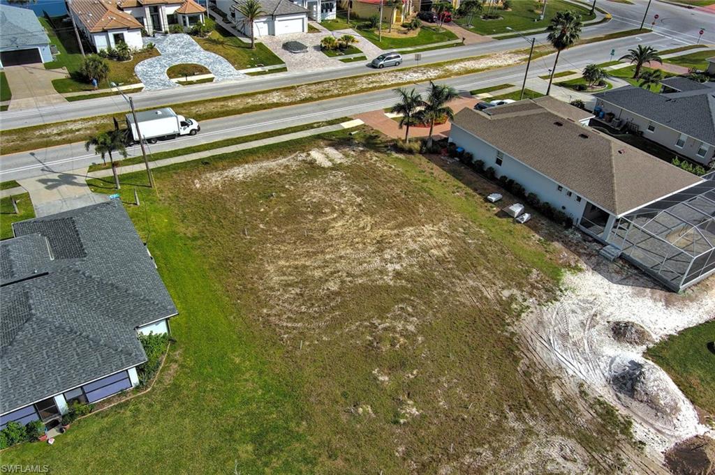 CAPE CORAL - Land