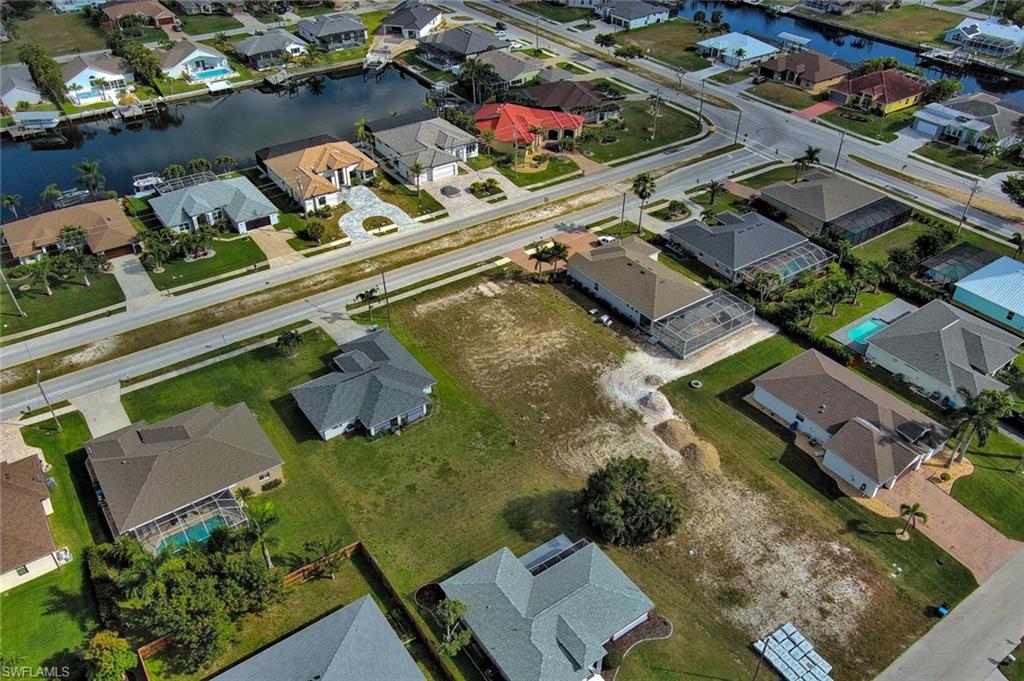CAPE CORAL - Land