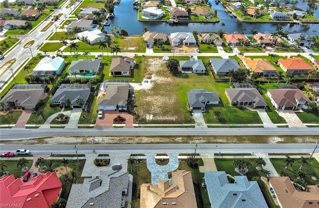 CAPE CORAL - Land