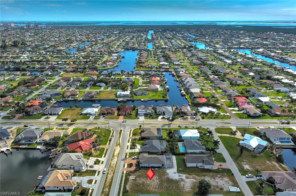 CAPE CORAL - Land