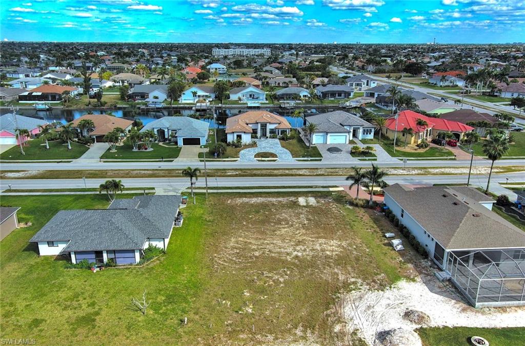 CAPE CORAL - Land