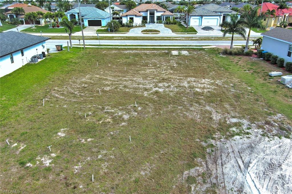 CAPE CORAL - Land