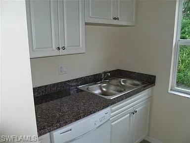 SAN CARLOS PARK - Residential Income