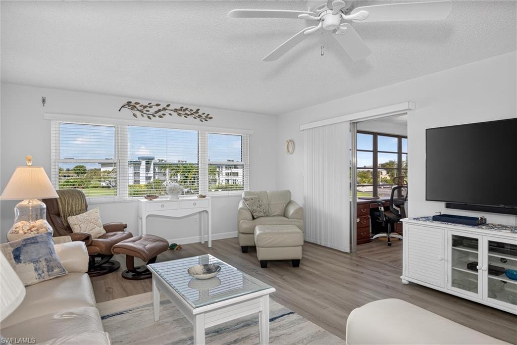 SEVEN LAKES - Residential