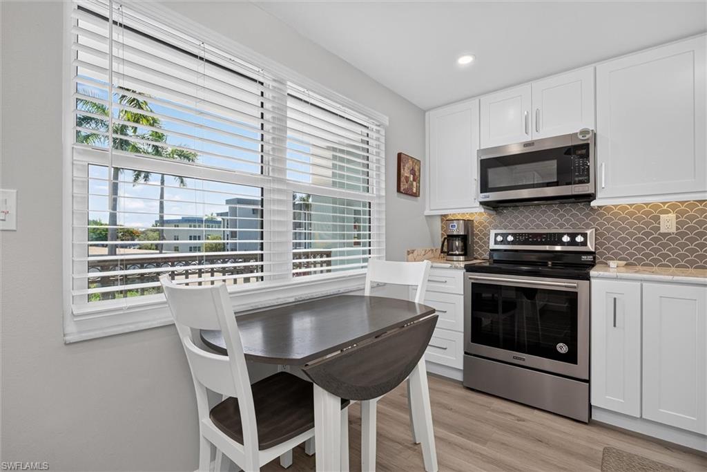SEVEN LAKES - Residential