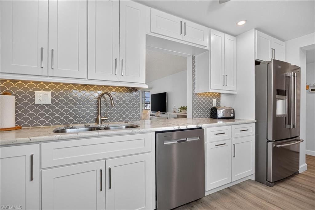 SEVEN LAKES - Residential
