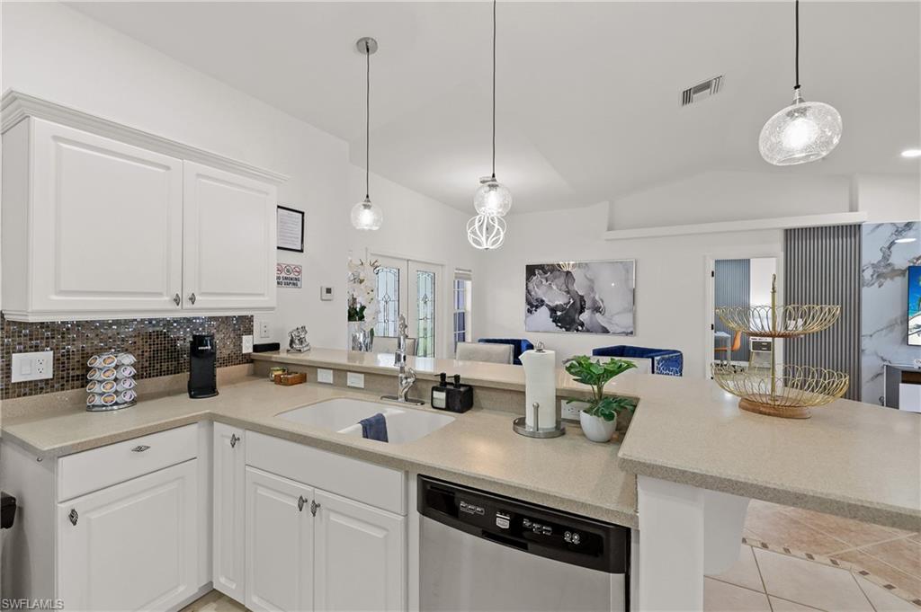 CAPE CORAL - Residential Lease