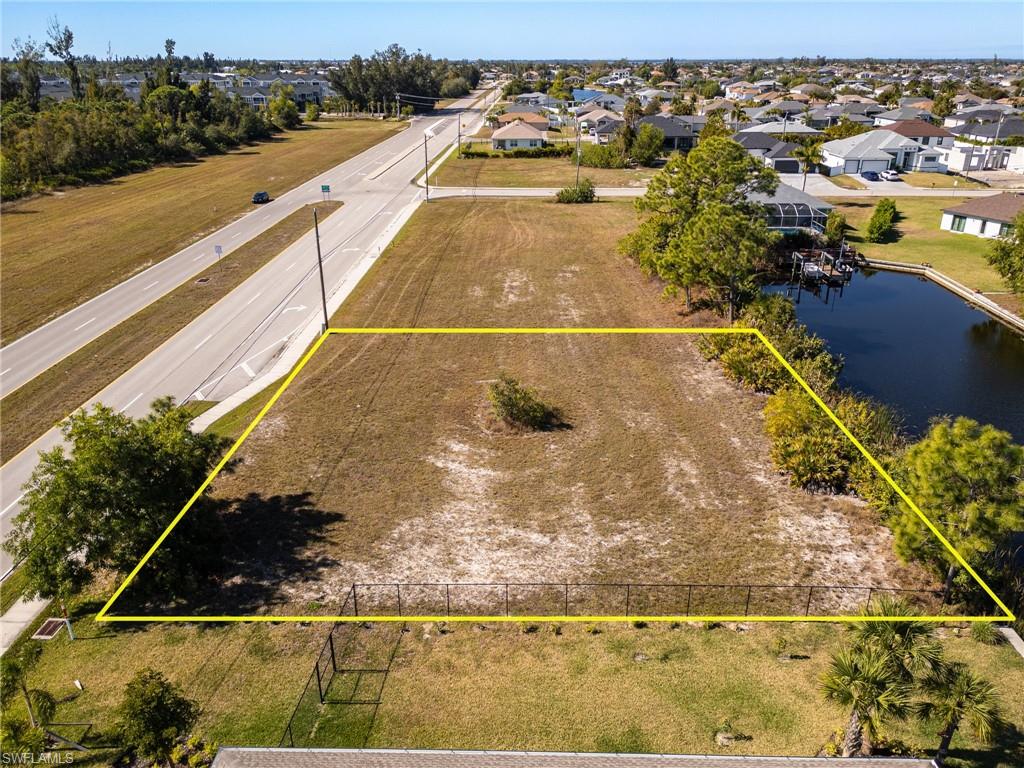 CAPE CORAL - Land