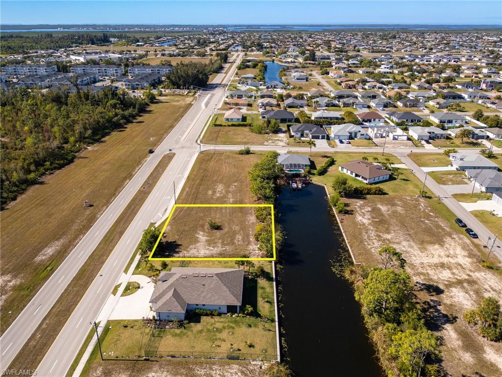 CAPE CORAL - Land