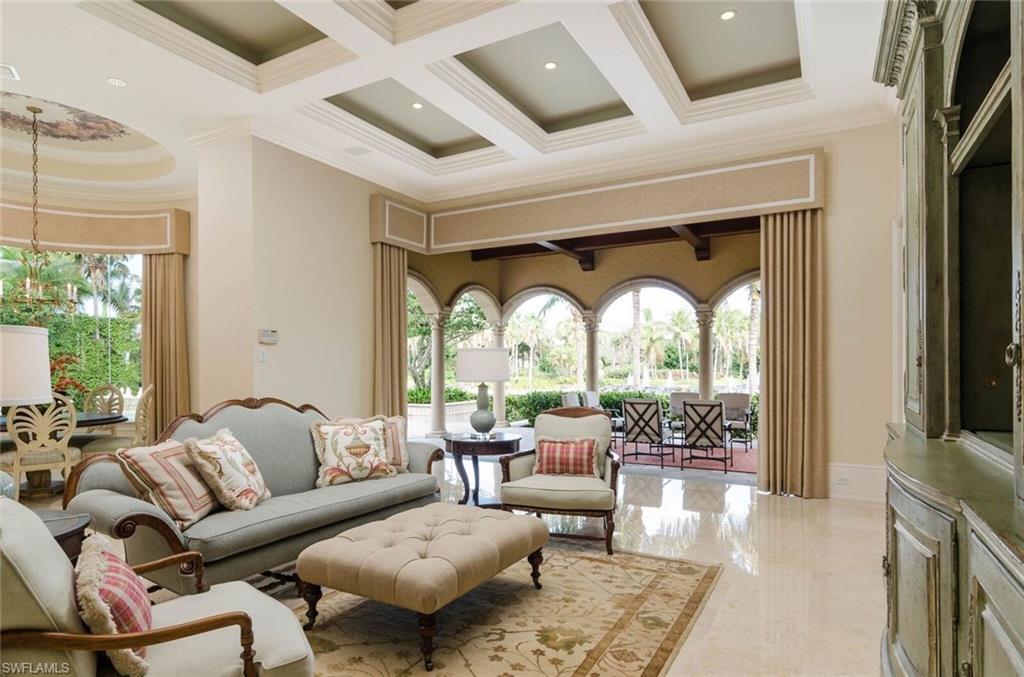 ESCADA AT TIBURON - Residential