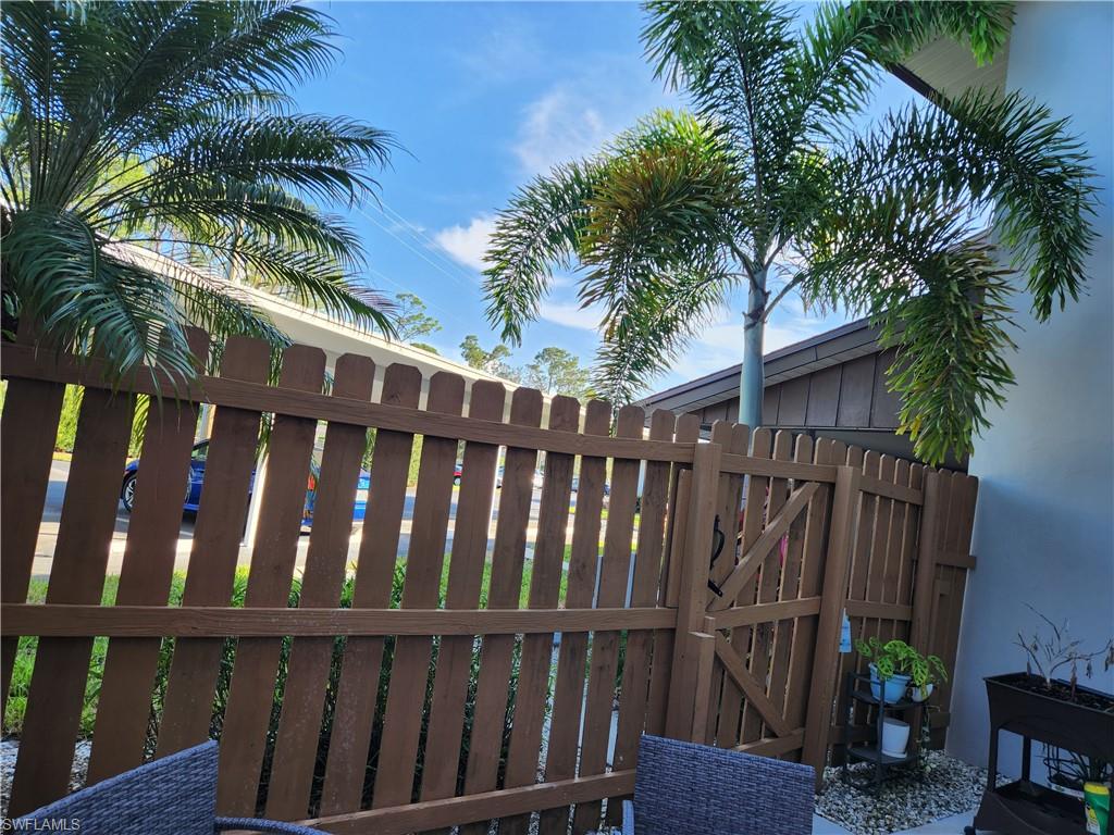 PALM CREST VILLAS - Residential