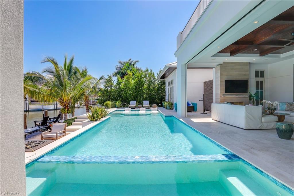 AQUALANE SHORES - Residential