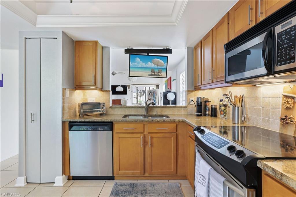PELICAN RIDGE - Residential