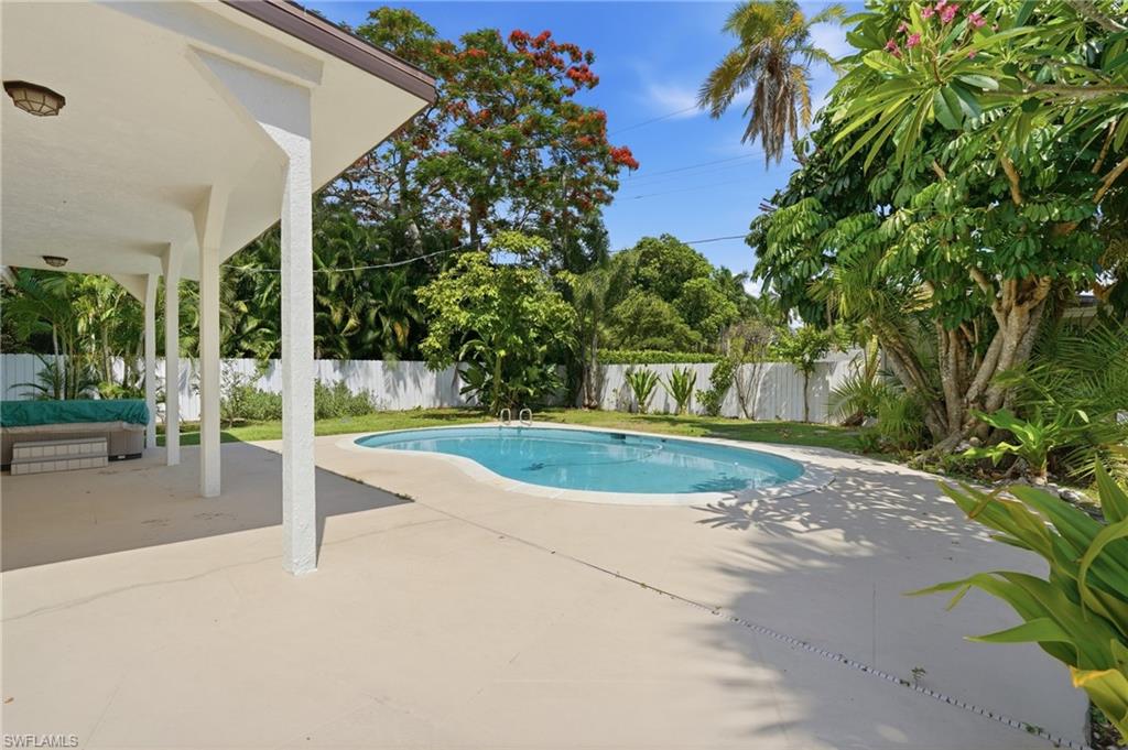 TWIN PALM ESTATES - Residential