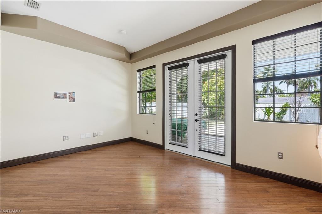 TWIN PALM ESTATES - Residential
