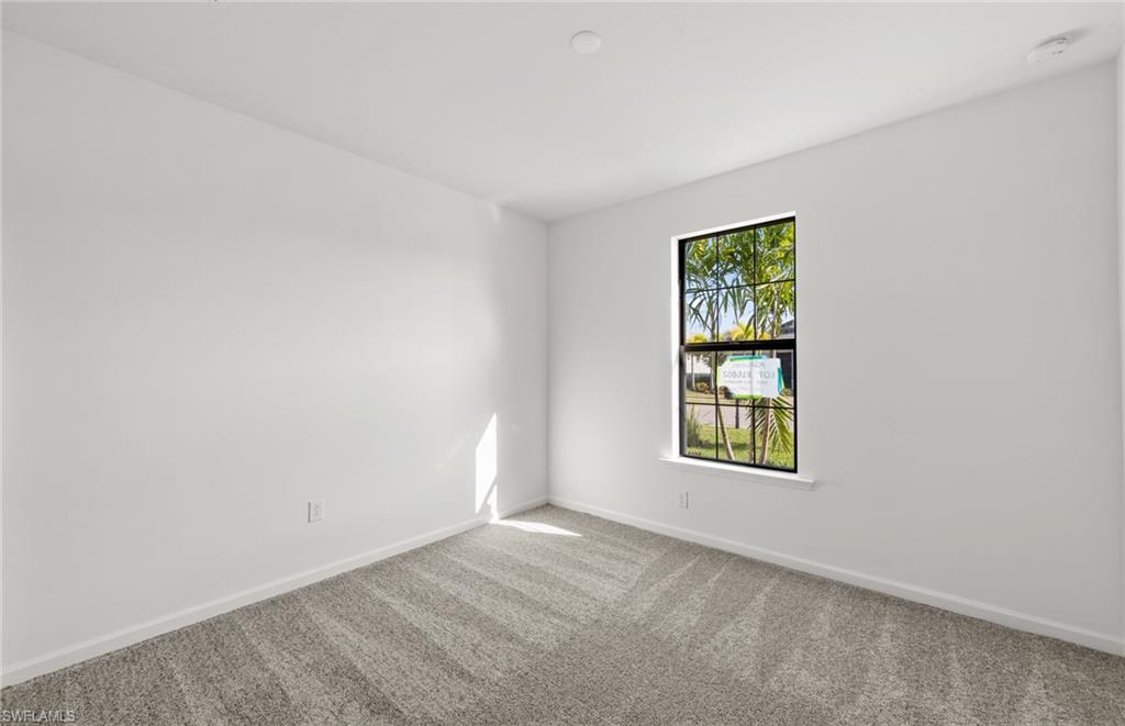 HAMPTON LAKES - Residential