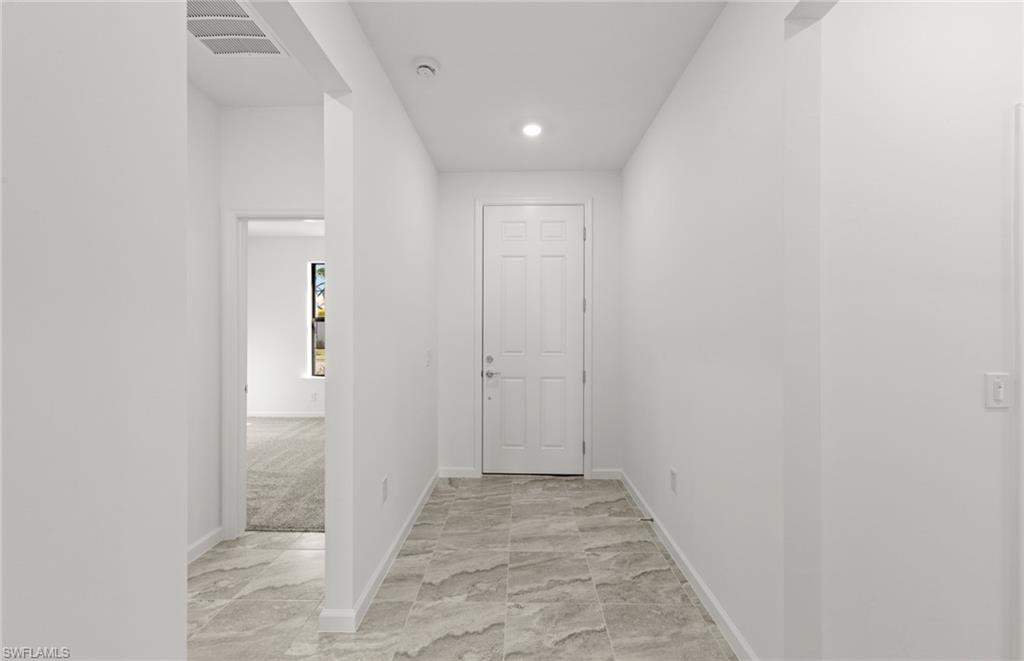 HAMPTON LAKES - Residential