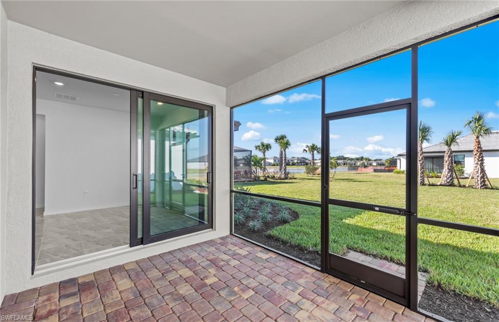 HAMPTON LAKES - Residential