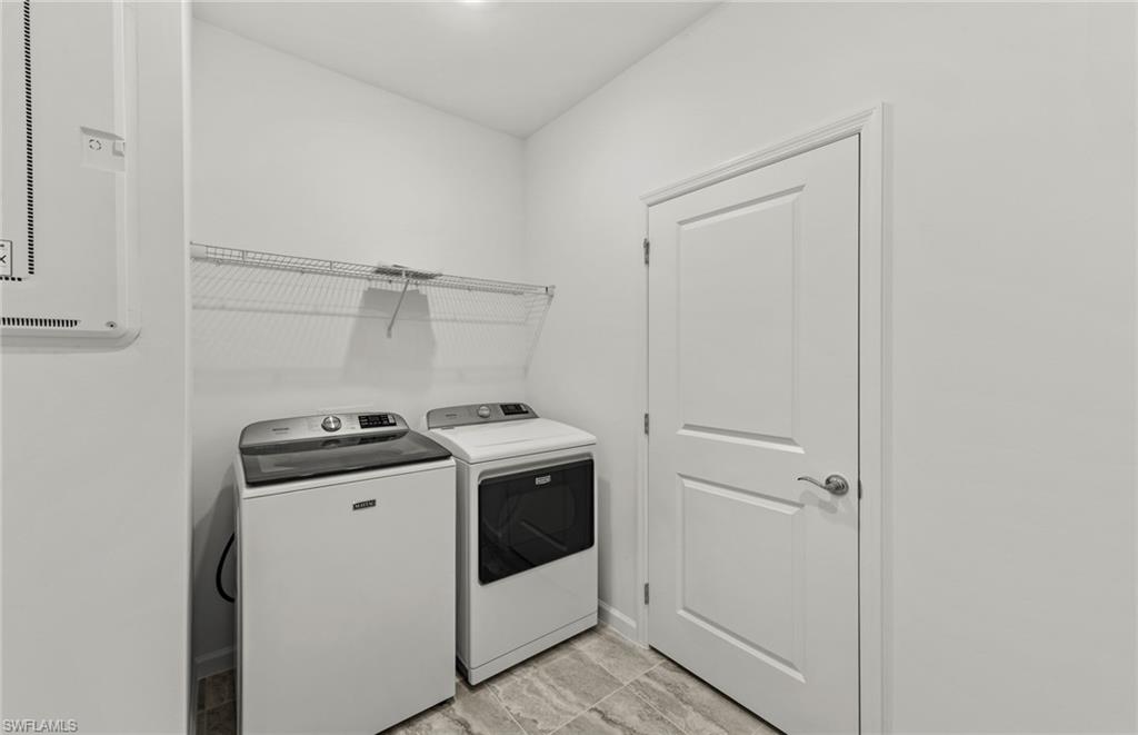 HAMPTON LAKES - Residential