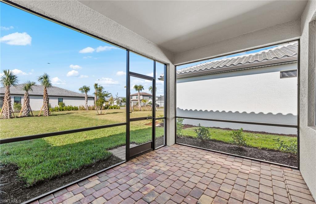 HAMPTON LAKES - Residential