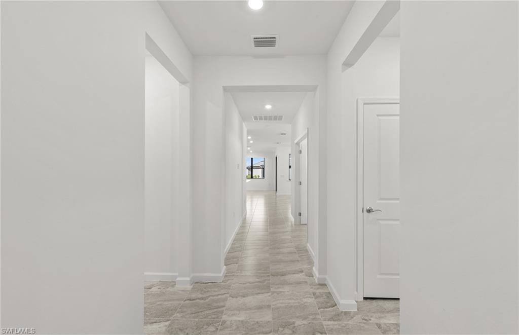 HAMPTON LAKES - Residential