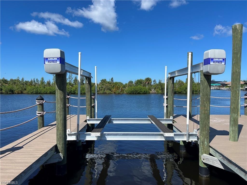CAPE CORAL - Land