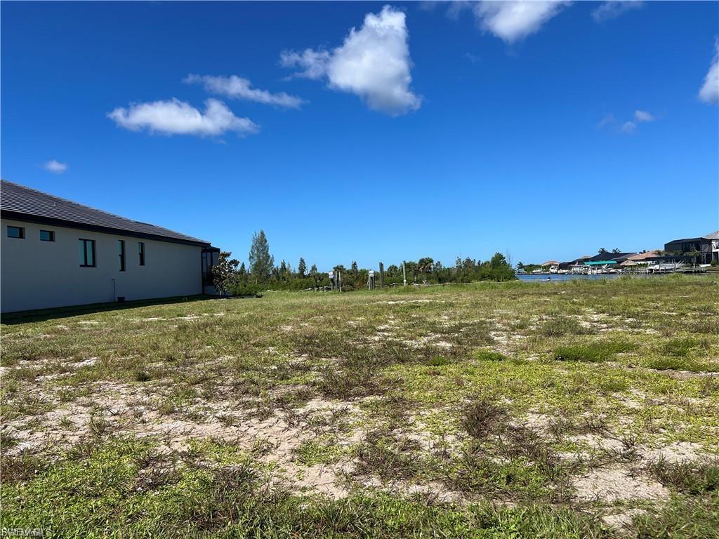 CAPE CORAL - Land