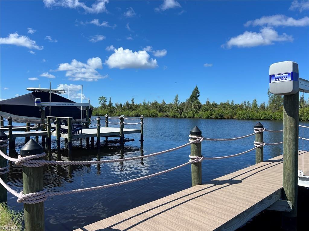 CAPE CORAL - Land